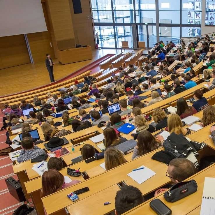 Studierende in einer Vorlesung im Studiengang Wirtschaftsingenieurwesen an der TU Ilmenau., Bild: TU Ilmenau